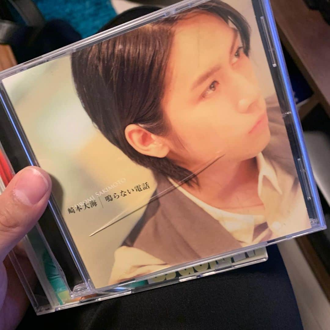 長田成哉のインスタグラム：「鳴らない崎本。」