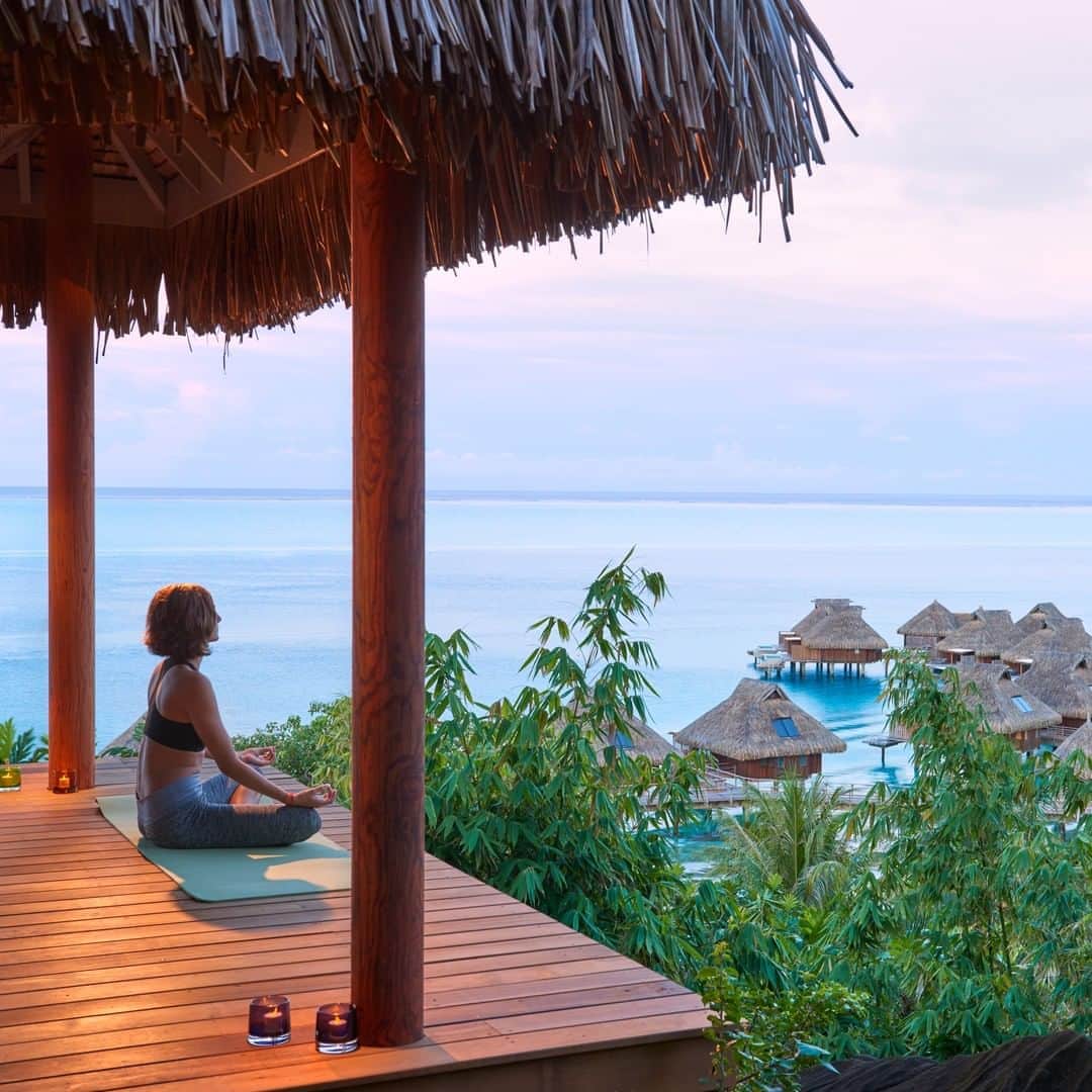 Conrad Hotelsのインスタグラム：「Reset and recharge above a tropical paradise. #StayInspired」