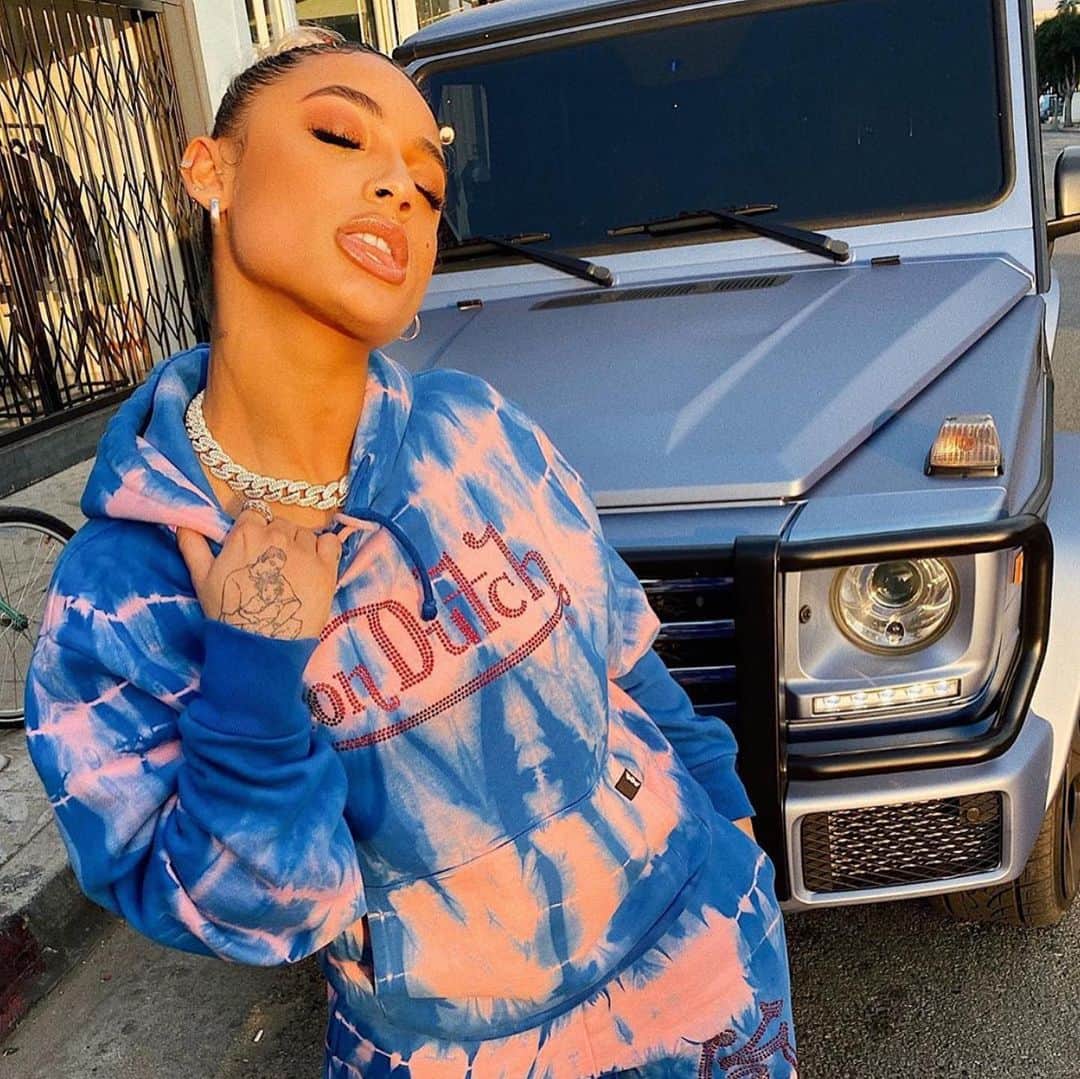 ボンダッチのインスタグラム：「Shout out to the one and only @iamdanileigh」