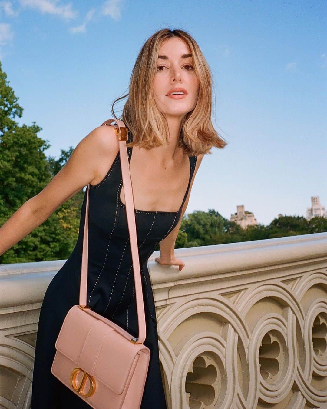 カルメン・ハミルトンのインスタグラム：「NYC on film @dior」