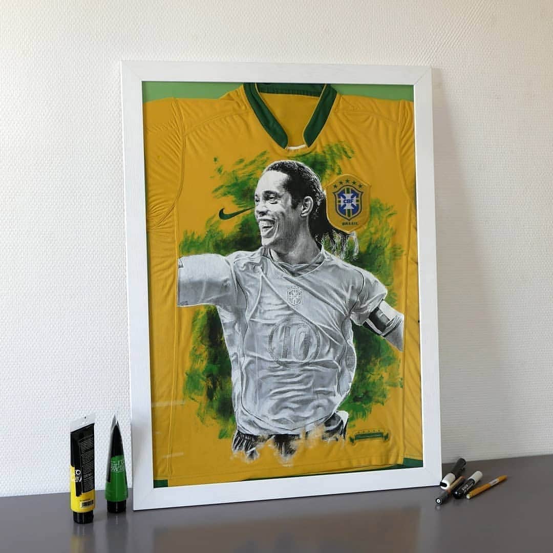 ロナウジーニョさんのインスタグラム写真 - (ロナウジーニョInstagram)「Ficou fera demais @mats.drawing 👏🏾👏🏾🤙🏾 #RonaldinhoArt」1月15日 5時54分 - ronaldinho