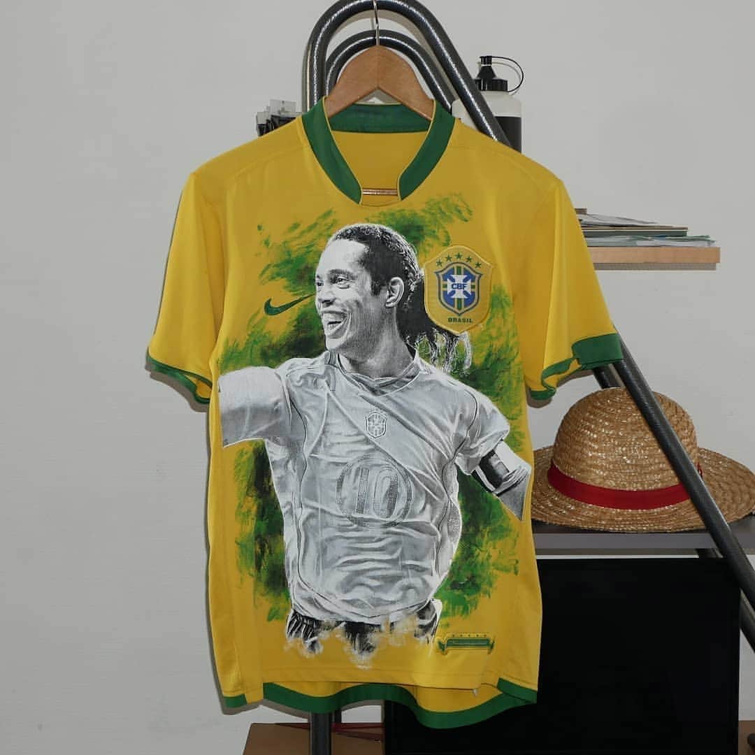 ロナウジーニョさんのインスタグラム写真 - (ロナウジーニョInstagram)「Ficou fera demais @mats.drawing 👏🏾👏🏾🤙🏾 #RonaldinhoArt」1月15日 5時54分 - ronaldinho