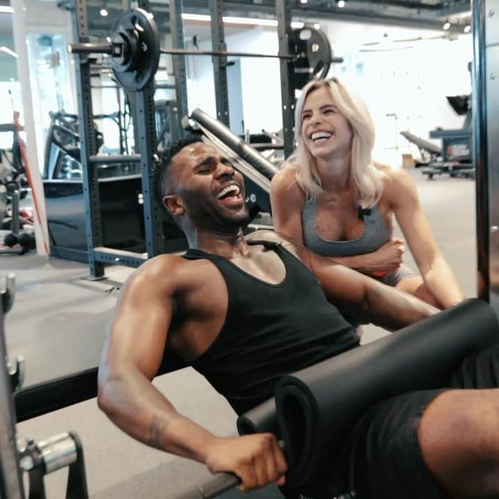 Michelle Lewinのインスタグラム：「I simply had to check the reaction 🙊😆 @JasonDerulo 🎶#TalkDirtyToMe」