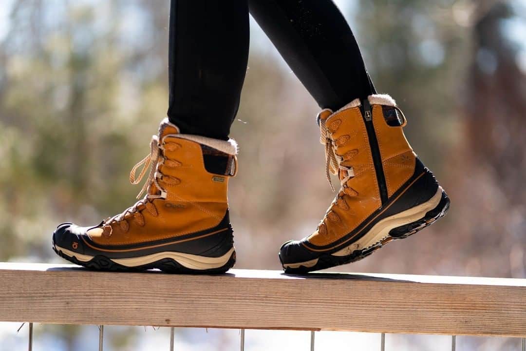 オボズさんのインスタグラム写真 - (オボズInstagram)「Make a statement this winter with the style, warmth and comfort of the Women's Sapphire 8" Insulated B-Dry boot. Constructed of waterproof Nubuck leather, 3M™ Thinsulate™ Insulation, and a winterized rubber outsole, this hiker is as cozy shoveling the driveway as it is at girls' night.⠀ .⠀ .⠀ .⠀ #truetothetrail #winterboots #winterhiking #hiking #obozfootwear #readyforwinter」1月15日 7時00分 - obozfootwear