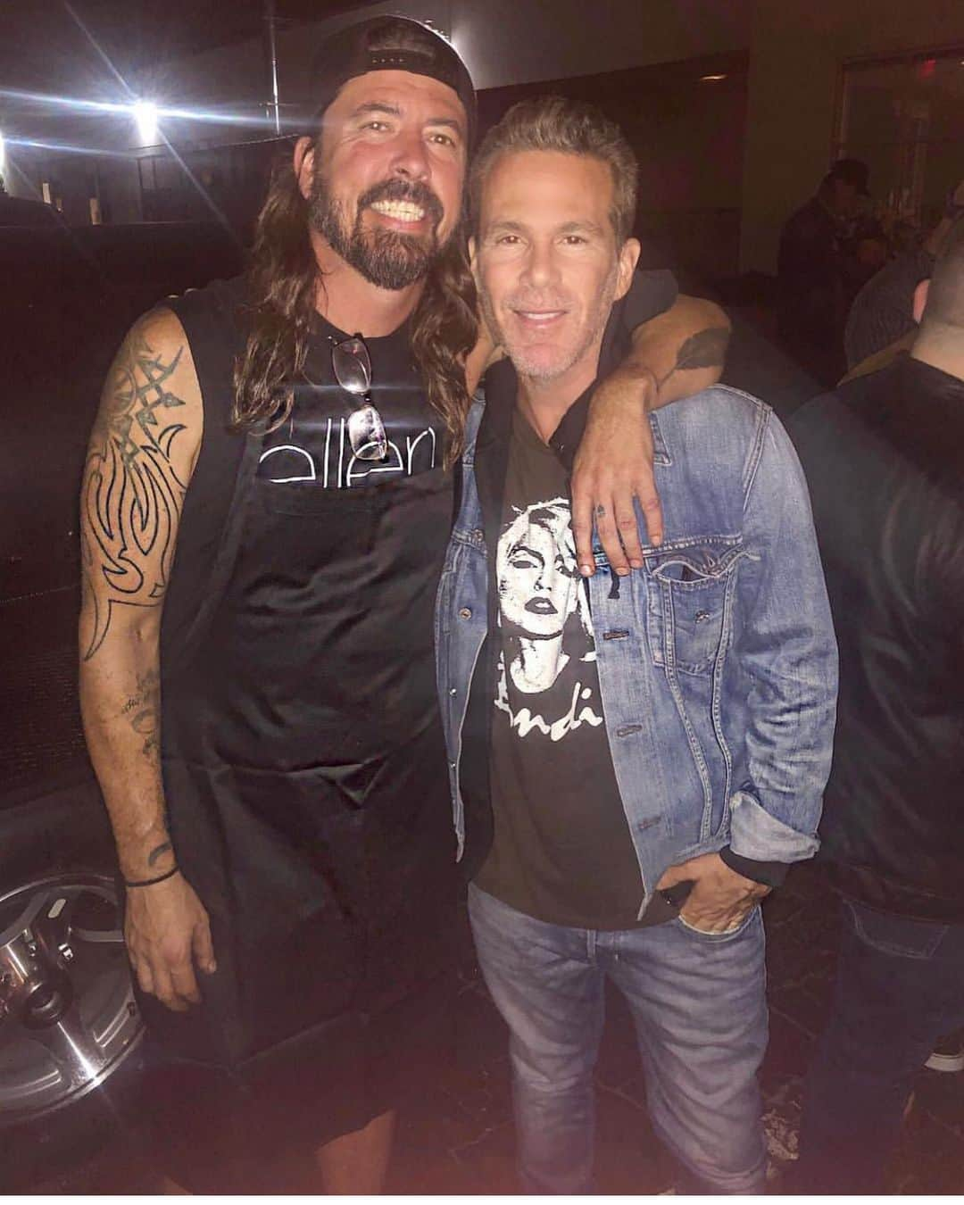 scottlippsさんのインスタグラム写真 - (scottlippsInstagram)「Happy bday legend!!! @davegrohlrp @foofighters Definitely one of the best drummers of my generation and a hell of a barbecue pit master #happybirthday #davegrohl #foofighters #nirvana @backbeatbbq」1月15日 7時46分 - scottlipps