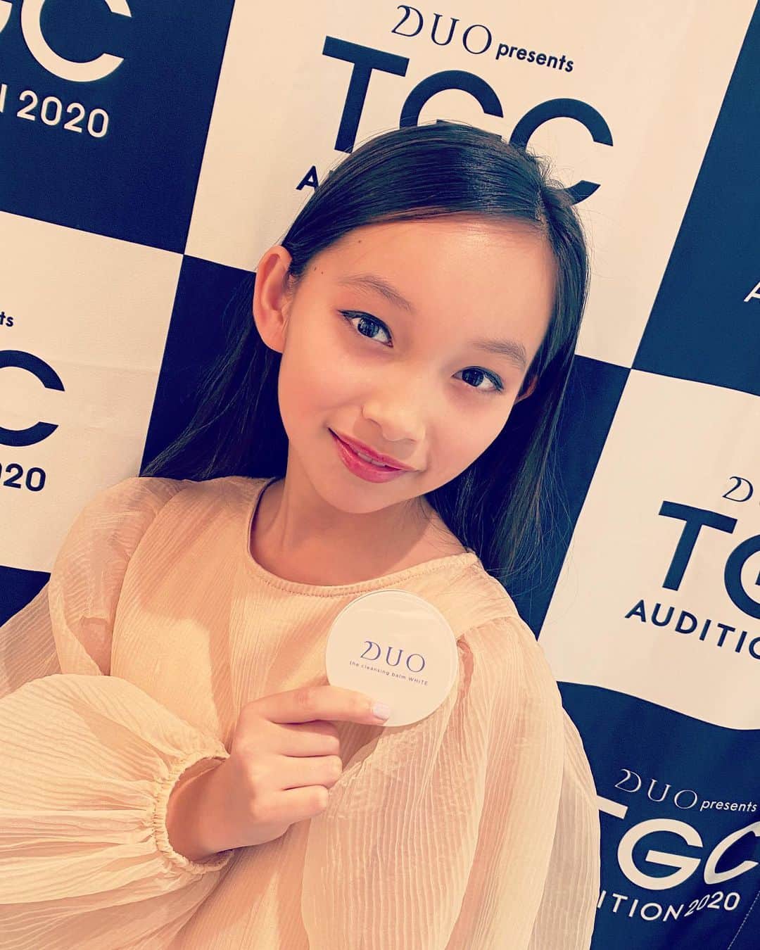 上妻美咲のインスタグラム：「夢に向かって❤️ TGCオーディション３次審査へ〜  またTGCに出たい気持ちと、 東京に進出したい思いや覚悟などが さらに強くなったようです🥺  #misaki #tgc #tokyo #tgcオーディション2020 #モデル #duo #デュオザクレンジングバーム #女子力 #美意識」