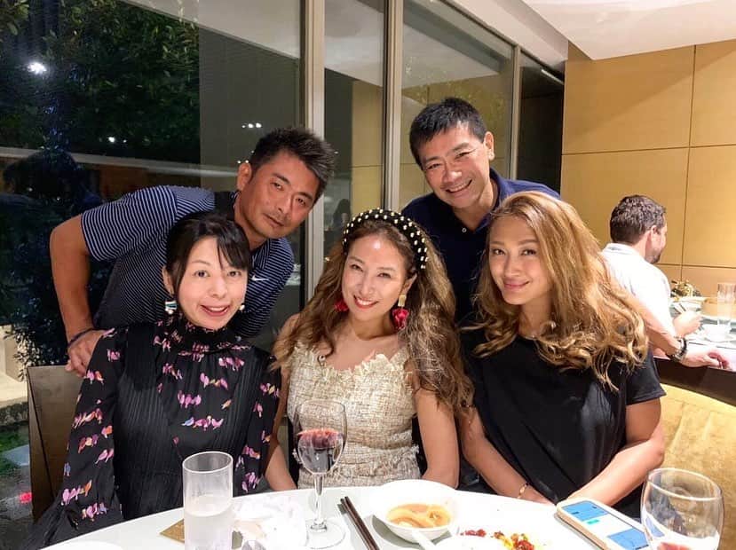 小林明実さんのインスタグラム写真 - (小林明実Instagram)「* 日本から長いお付き合いで 尊敬している岩倉先生。 シンガポールでお世話になっている ヨンヒちゃん。 初めてお会いする1度は行ってみたいお店 エクァトゥールの川島さんご夫婦と 中華Dinnerをしました✨✨ 美味しいご飯が大好きな人達を アテンドするなんて本当にドキドキした。 しかも自分も初めて行くお店💦 皆さんが美味しいって言ってくれて 本当に良かった💖💖 お友達ママとシンガポールの飲食店に 働いてる子に美味しいよって言われてたお店✨ 最後の写真がオススメの刀削麺！！ 海鮮のダシと麺が美味しくて感動しちゃった💖💖✨ 次回はお肉の刀削麺も食べたい✨ * * #singapore  #silkroadatamara #中華 #刀削麺 #みんなわいわい  #久しぶにお友達と #dinner」1月15日 9時24分 - akemi.1177