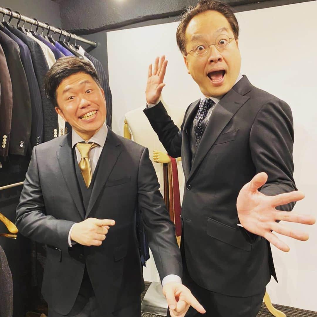 吉田裕さんのインスタグラム写真 - (吉田裕Instagram)「初めてのオーダースーツ！ 引き締まる！！ #tailorfactory  さん、 ありがとうございました！ テンションあがります！ テンション上がって俺の顔はどうなってんねやろ。 #松浦真也 #吉本新喜劇」1月15日 9時54分 - y.yutaka