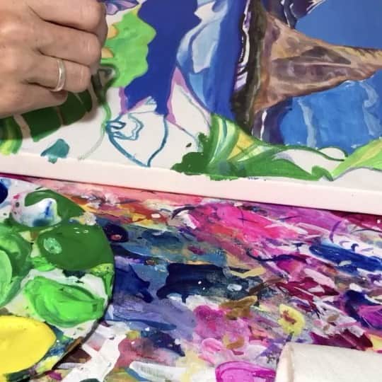 BELLMARE_styleのインスタグラム：「湘南ベルマーレ×Colleen Wilcox コラボ企画👏🌺 本日は製作中の動画をお届けします📹 近日中に完成アートの公開予定✨ #bellmare #colleenwilcox」
