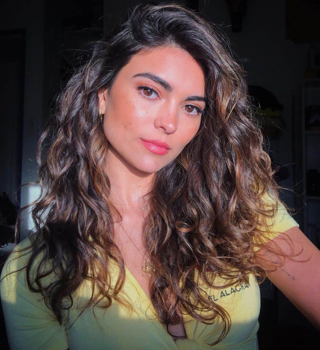 キラ・サントーロのインスタグラム：「Hi I’m baby lion! Happy Tuesday! How are you?? 🦁」