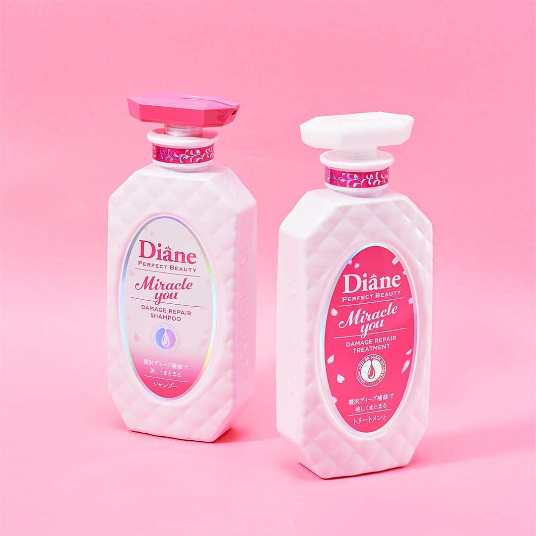 モイストダイアンのインスタグラム：「#ミラクルユー の春限定「サクラ」が今日から発売開始です♪　冬の乾いた空気で元気がなくなってしまった髪を包み込む桜の繊細で心惹かれる新しいSAKURAの香りをぜひお試しください🌸﻿ ﻿ ﻿ #ダイアン #ダイアンパーフェクトビューティー #ヘアケア #dianeperfectbeauty #シャンプー #バスタイム #ダメージ補修 #ツヤ髪 #モイストダイアン #shampoo #ヘアコスメ #新商品 #モイストダイアン #枝毛 #桐谷美玲 #newitem #日本初 #オーガニックギーオイル #カラープロテクト #髪質改善 #セラム #ベスコス #サクラ #sakura #春限定 #限定 #spring #ダメージケア #チェリーブロッサム」