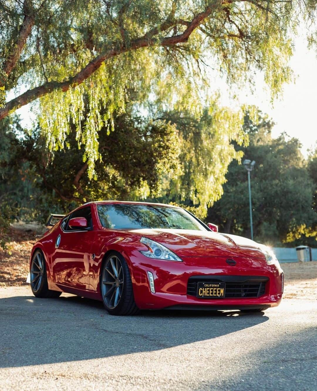 Nissanさんのインスタグラム写真 - (NissanInstagram)「Can't be bothered. #Nissan #370Z 🚗 @cheem_z34 📸 @matthew__haddaji」1月15日 11時00分 - nissan