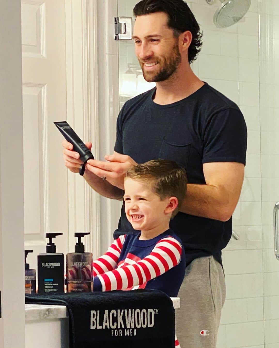 チャーリー・カルバーソンのインスタグラム：「Ace loves #CaptainAmerica and his hair!  Go and get your hair products at @blackwoodformen and use the code CULBERSON for 25% off your order!」