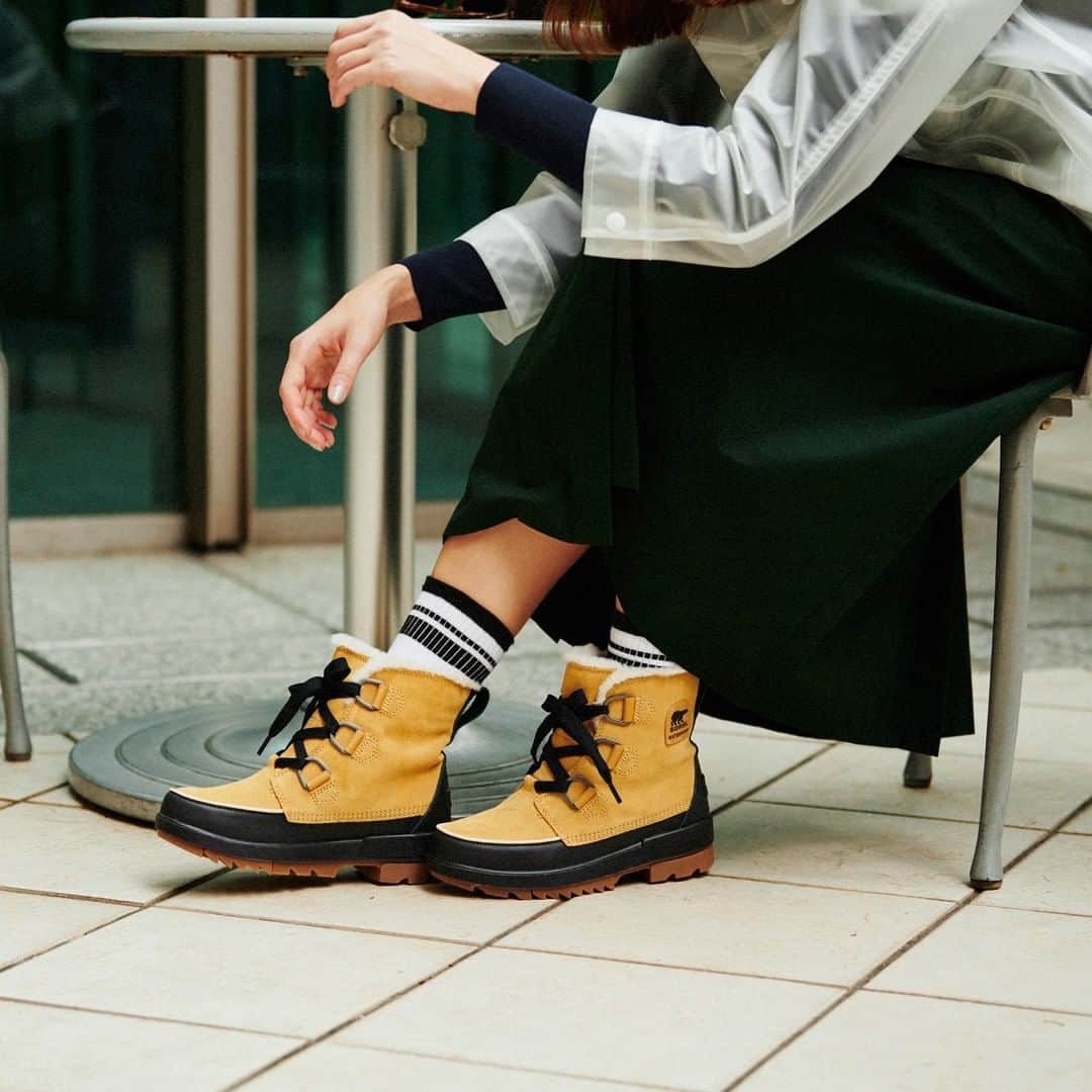 sorel_jpさんのインスタグラム写真 - (sorel_jpInstagram)「バランス感の良いショート丈のティボリIVは、ミモレスカートにも合わせやすく、コーディネートの幅が広がる一足です。  Women's：Tivoli IV  #sorel #ソレル #tivoli4 #fashion #shoes #ファッション #コーデ #ブーツ #冬 #NL3425」1月15日 12時00分 - sorel_jp