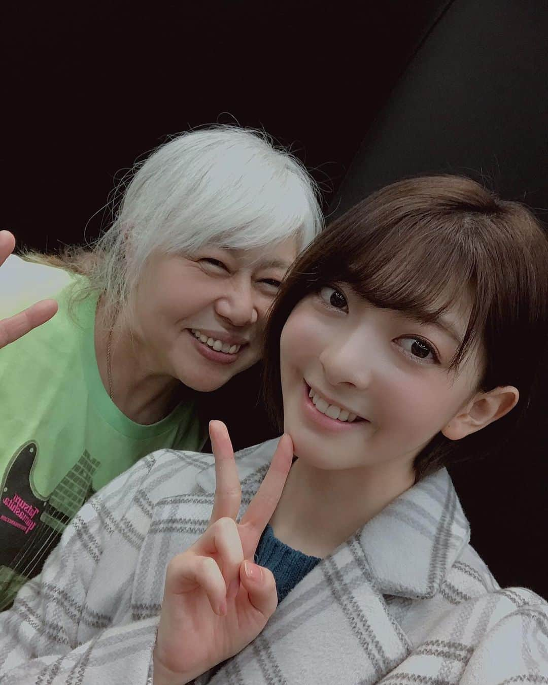 菅原りこさんのインスタグラム写真 - (菅原りこInstagram)「『山本ふじこさん』 私のSNSも見てくださっていて、その事で色んなお話をしてくださるの☺️🍀 こんなにも大先輩のお方がSNSを見てくださっているなんて…😱💦嬉しくて恥ずかしくて☺️笑  私の食生活も心配してくださり、つい栄養ドリンクに頼ってしまいそうになる私に『1本にしておきなさいっ！』って言ってくださったり…😝 楽屋では色んなジャンルの曲を流してくださって、今日はどんな曲が聞けるかな〜っていつも楽しみです☺️🎶」1月15日 12時06分 - cherryfairy1123