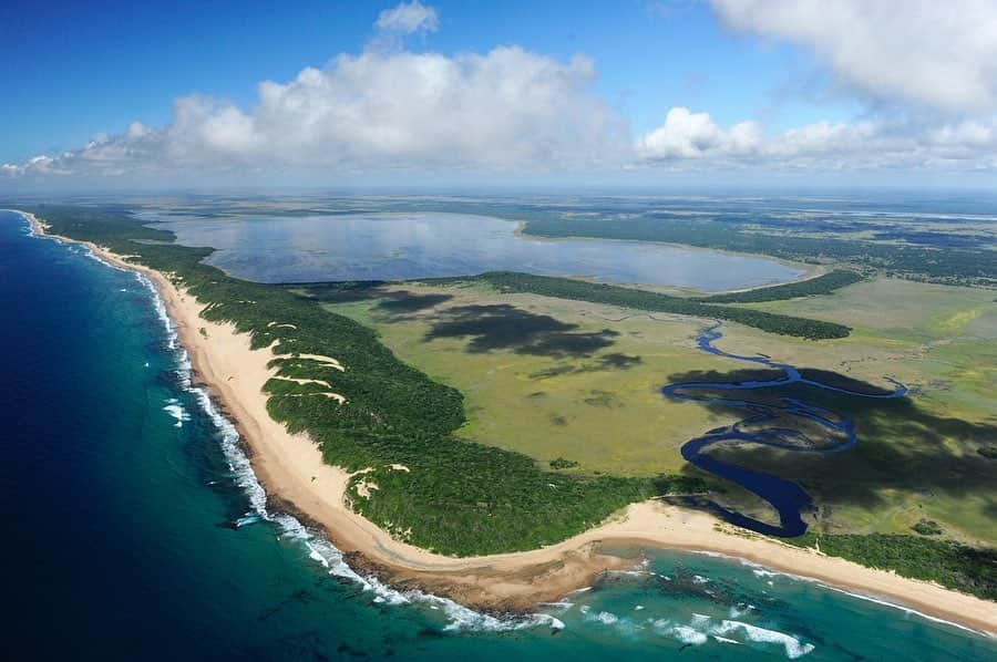 Thomas Peschakさんのインスタグラム写真 - (Thomas PeschakInstagram)「The Ponta Do Ouro Marine Reserve encompasses the magical Indian Ocean coastline of Mozambique’s Maputo Special Reserve. A few years ago I lived along this coast for a few months shooting a story for @NatGeo magazine about southern Africa’s marine protected areas. I documented everything from bottlenose dolphins and vast schools of baitfish to park rangers teaching in a remote bush school and ensuring that all children were properly vaccinated. Conservation needs to be as much focused on people as on biodiversity. To be successful communities  living within or along the edges of protected areas need to accrue regular direct benefits (education, medical care, tourism revenues, improved legal harvests due to biomass spill over out of reserves etc... ). All photographs were shot in partnership with @anacconservacao the agency that oversees all protected areas in #Mozambique. Give them a follow if you want to learn more about conservation efforts in Mozambique.」1月15日 23時17分 - thomaspeschak