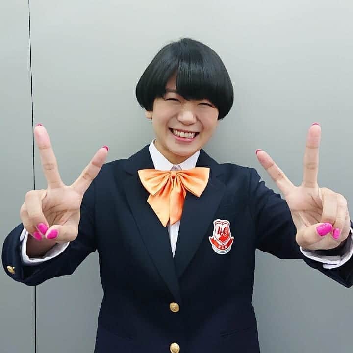 のインスタグラム：「2期生のプロフィールが公式HPに掲載されました✨ 1月25日にはお見立て会もございます🎉 ぜひプロフィールもご覧になって足をお運び頂けると嬉しいです🙇🧐 http://yoshimotozaka46.com/member/list.php #アー写 #撮影中の2期生 #吉本坂46 #2期生 #木原実優 #GAG坂本 #梶原颯 #樺澤まどか」