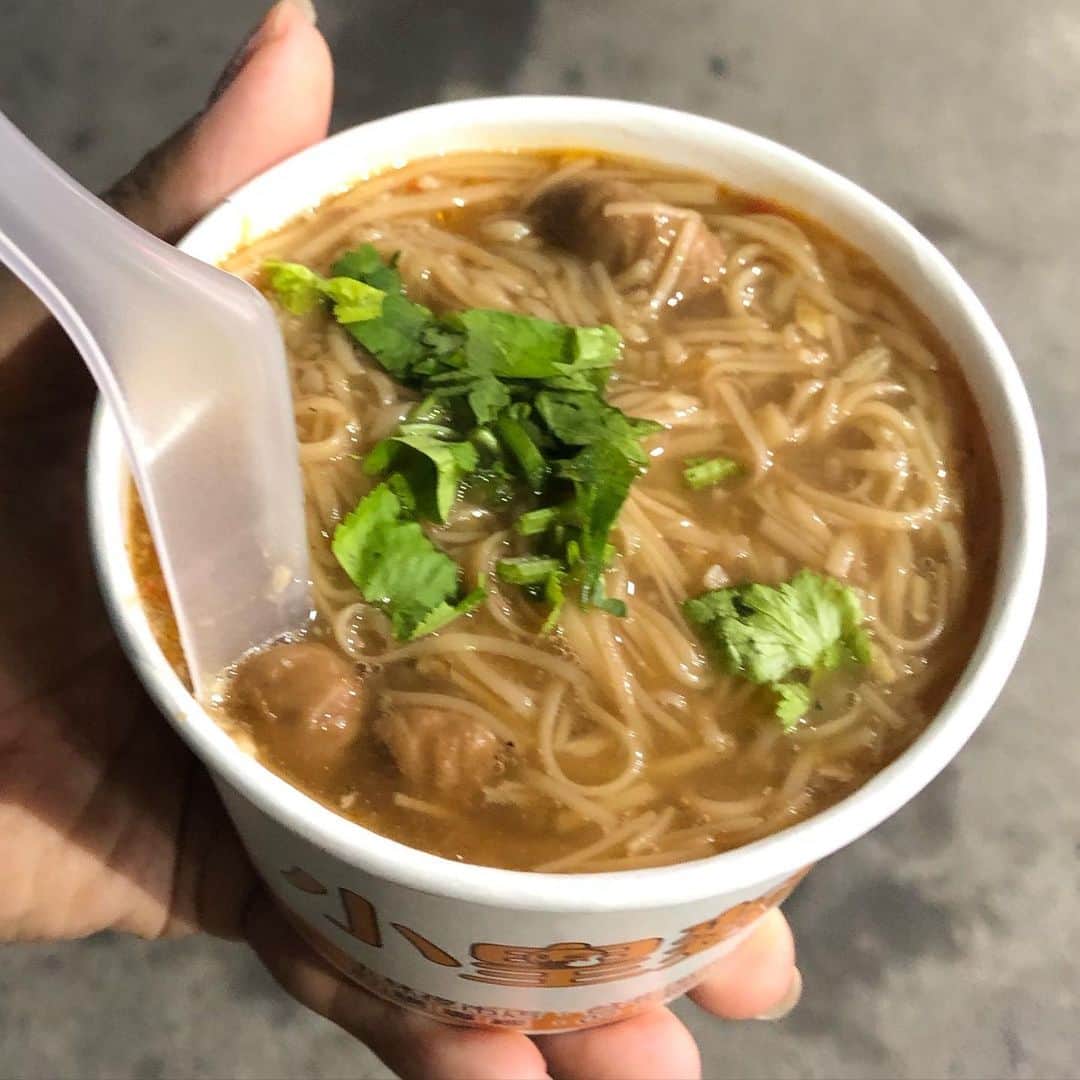 悠以さんのインスタグラム写真 - (悠以Instagram)「#線麺 #ホルモン #台湾 #士林夜市 #1人で食べた」1月15日 22時02分 - yui.yuicomp