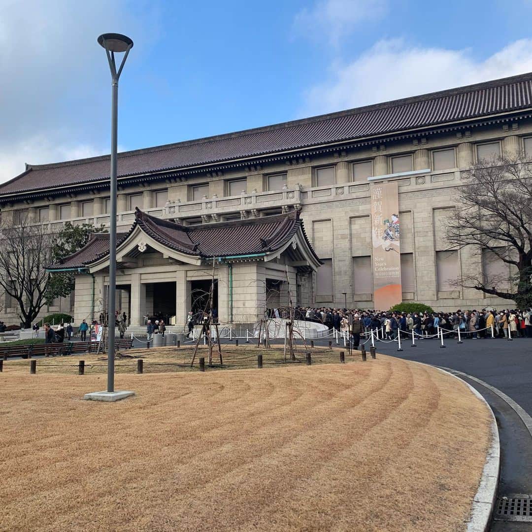 瑞羽奏都（水谷美月）さんのインスタグラム写真 - (瑞羽奏都（水谷美月）Instagram)「社会科見学 with dad👨  東京国立博物館へ 特別公開『高御座と御帳台』を見に行って来ました。 1時間ちょいの少々長い道のりでしたが、並んだ甲斐がありました。 隅々まで繊細で細やかな細工で本当に美しかったです✨圧巻でした！！ クルッと一周できたので、裏側まで見れました。  貴重な機会、見れて良かったー👏  #東京国立博物館  #高御座 #御帳台 #即位礼正殿の儀  #父と娘」1月15日 22時11分 - mizuki.m_mizuha