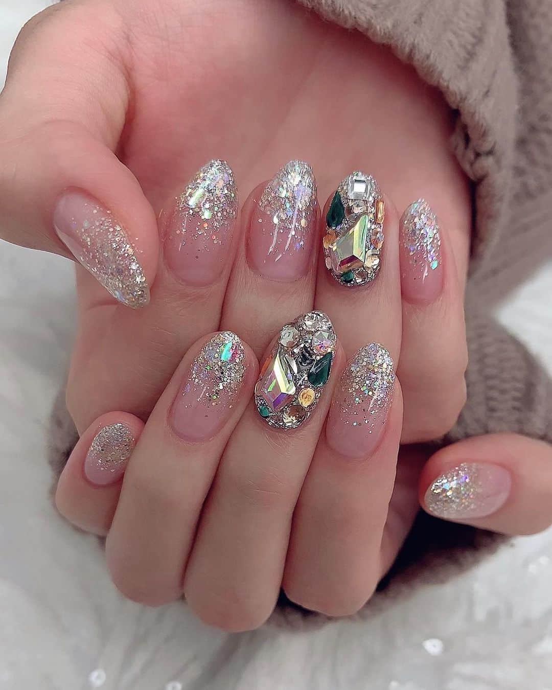 Saeさんのインスタグラム写真 Saeinstagram 気分でみどりとオレンジ入れたら 好評だった Newnail Newnails Nail Nails Nailstagram Winternails ネイル ネイルデザイン ネイルアート ネイルサロン オフィスネイル 白グラデーション 白グラデ 白