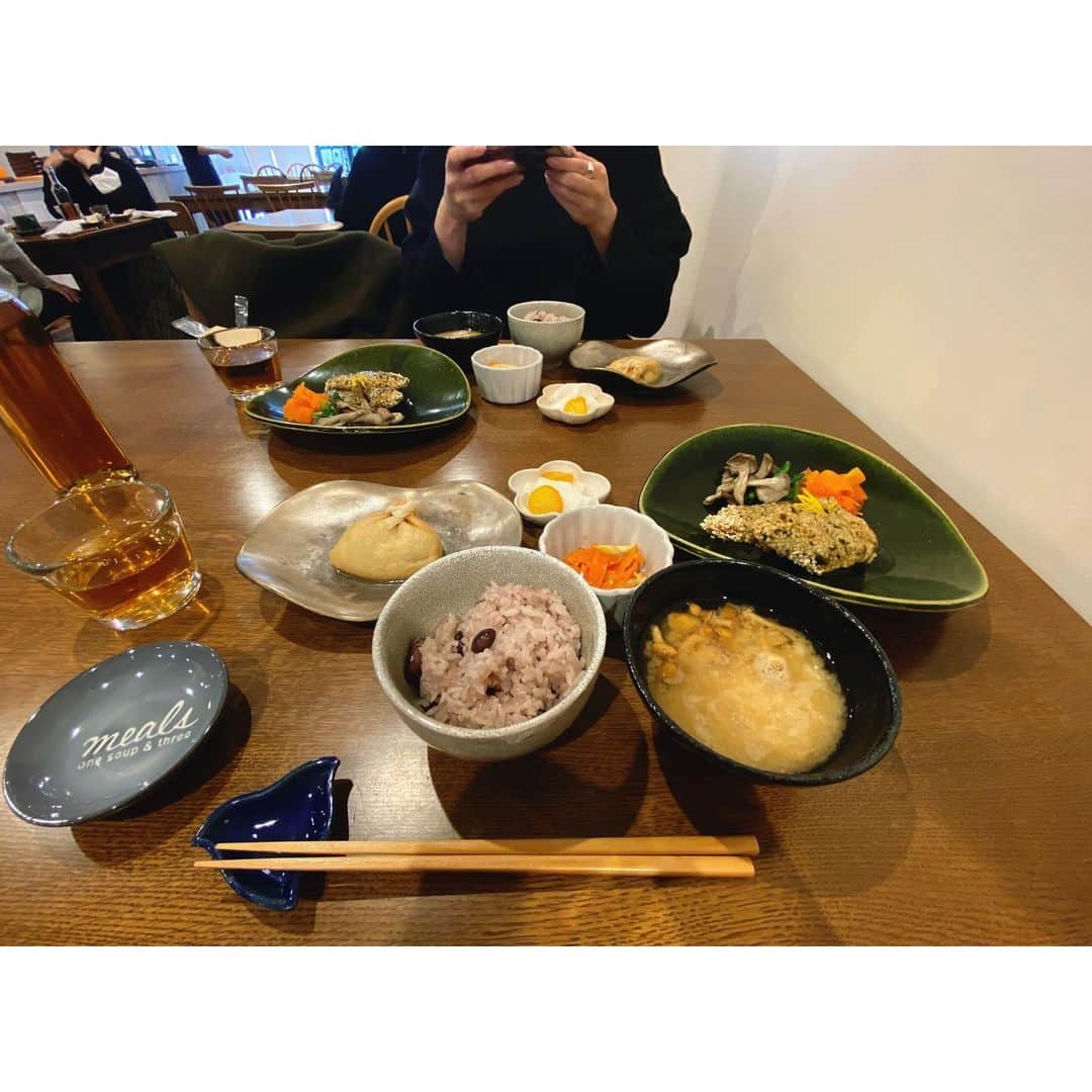トリイクニコさんのインスタグラム写真 - (トリイクニコInstagram)「ここのご飯ホント好き❤️ . 月替りのランチ食べに行ってきたよ☺︎ 自信を持ってオススメできます💁🏼‍♀️ . . #奥渋  #奥渋カフェ  #mealsonesoupandthree  #たまの贅沢ランチ #前にもほぼ同じ写真の投稿ありますw」1月15日 22時15分 - toriicamera