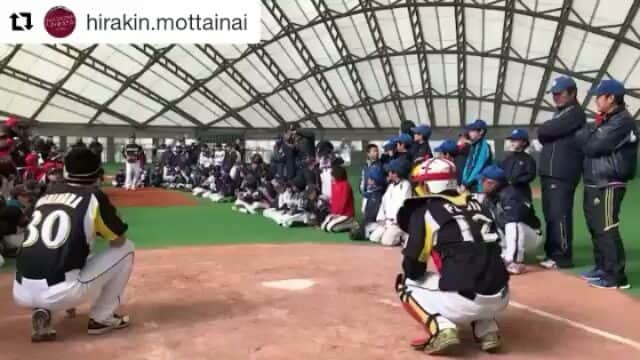 のインスタグラム：「#Repost @hirakin.mottainai (@get_repost) ・・・ HIRAKIN男子ソフトボール部の松田 光が、 OHK岡山放送「スポeもん」に出演します。 宜しくお願い致します。 1月18日（土） 10:25～10:45 再放送同日深夜 25:50～26:10  #ohk #松田光 #softball ＃ソフトボール #hirakin #平林金属  #8ch#岡山放送#スポeもん#堀靖英」