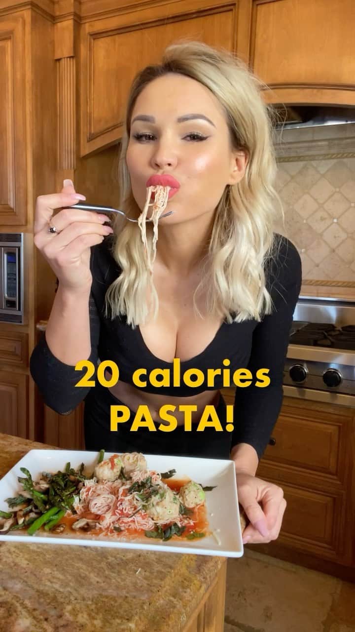 のインスタグラム：「It’s much easier to eat #healthy when your meals taste great. Plus, you’ll  have fewer junk food #cravings and you’ll build good eating habits. Please, give this a try and let me know what you think!  #AngelHairPasta #lowcaloriesmeal #recipe #pasta」