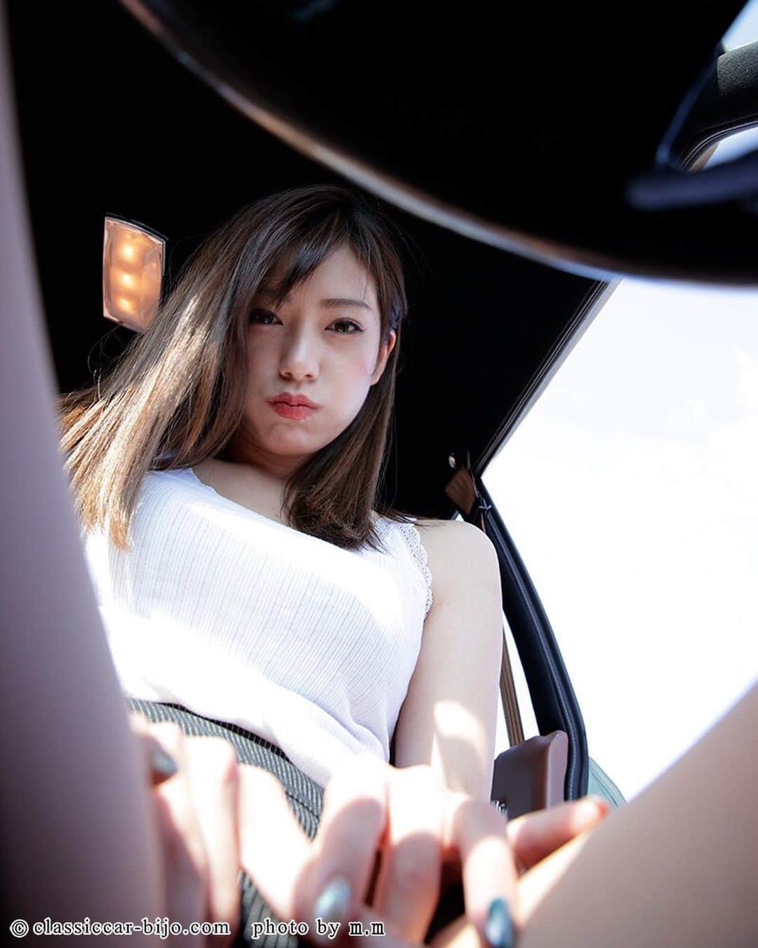 星野奏さんのインスタグラム写真 - (星野奏Instagram)「🚘 皆さん一日おつほっしーでした⋆｡˚✩ 早く元気になってね！ ・ ・ ・ #レースクイーン #japanese#japanesegirl#sexy #写真　#ストレートヘア #shootfilm #車と私 #2020 #星野奏#写真好きな人と繋がりたい#東京カメラ部#脚フェチ #太もも #下からのアングル #どういうこと」1月15日 23時09分 - hoshino_kanade_