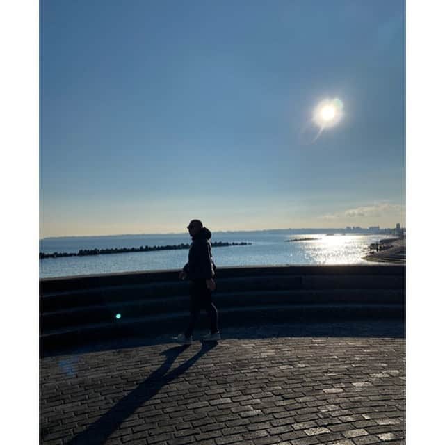 中野英雄さんのインスタグラム写真 - (中野英雄Instagram)「海沿いウォーキング 横須賀の海は最高です  #instagood #walking #happy  #enjoy#japan  #yokosuka #nobi」1月15日 15時48分 - hideo_nakano