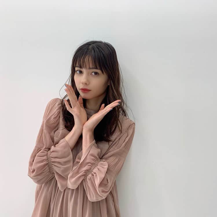 のインスタグラム：「福島のTVCMで来てたお衣装は @jillbyjillstuart_official です💗」
