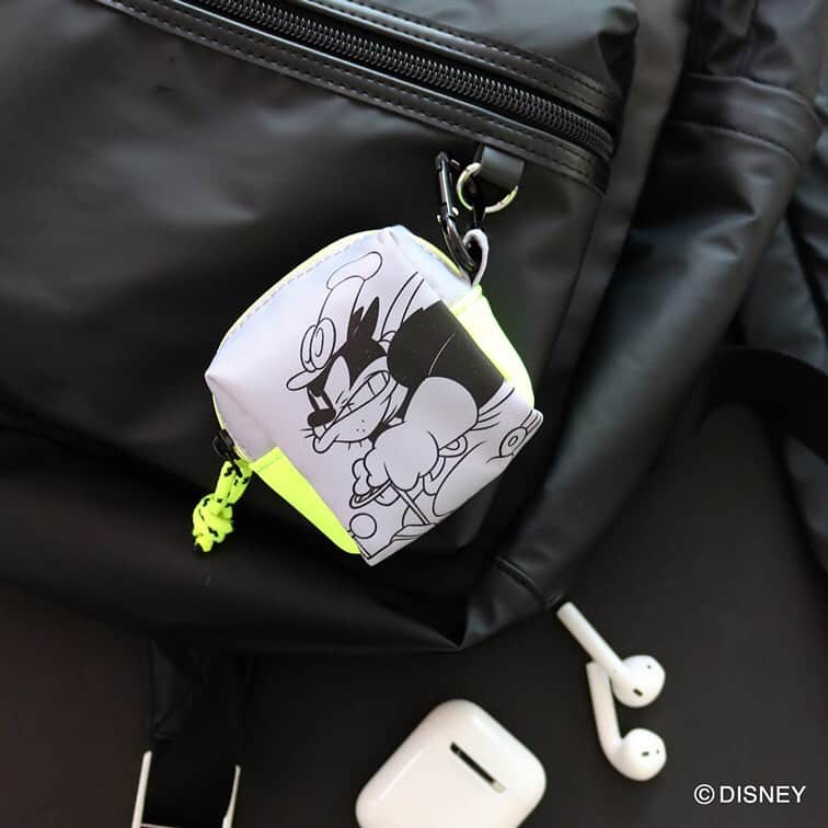 YOOYのインスタグラム：「. . イヤホン、Airpodsケースを入れるのにちょうど良いサイズです。👀 カナビナつきのミニポーチ🌈✨ . . Disney / NEON PATTERN POUCH ¥1.500+tax . . . . . #yooy #ヨーイ #原宿 #ルミネエスト #ルクア #ソラマチ #ルミネ #accommode #アコモデ #iphone #ケース #ディズニー #ピクサー #スパイダーマン #サンリオ #キティ #携帯ケース #携帯カバー #スマホケース #オシャレ女子 #オシャレママ #オシャレコーデ #iphoneケース #手帳 #ミッキーマウス #ピート」