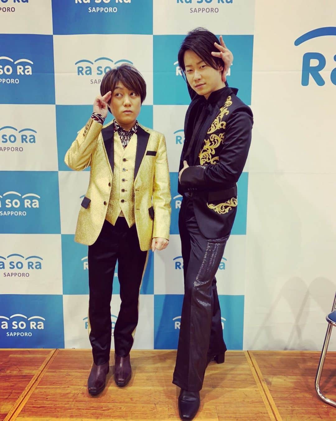 ヤマト（はやぶさ）のインスタグラム：「#はやぶさ　#北海道　#札幌　#ラソラ札幌　#ありがとうございました　#花組ポーズ　#宝塚」