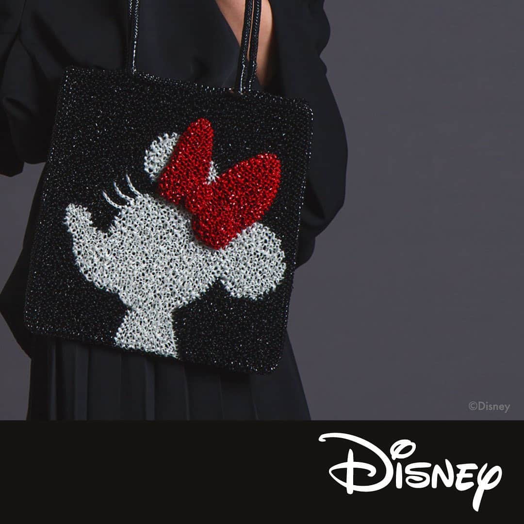 ANTEPRIMAさんのインスタグラム写真 - (ANTEPRIMAInstagram)「Redefine the playful and bright Mickey Mouse in a fashionably chic take. ⁣ Accented with delicate craftsmanship to outline the most recognizable character in the world, our new ANTEPRIMA/WIREBAG Disney Capsule Collection is all you need to make a major impact on every look! Now available to pre-order. ⁣ ⁣ #Mickey #Minnie #mickeymouse #minniemouse #anteprima #disney #anteprimawirebag #wirebag #SS20 #SpringSummer2020 #fashion #style #italian #luxury #photo #bag #botd #instabag #preorder #moretocome #newarrival #ミッキーマウス #ミニーマウス #アンテプリマ #ワイヤーバッグ #패션」1月15日 17時29分 - anteprimaofficial
