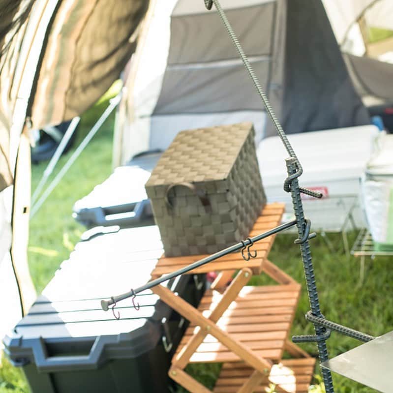 キャンプ情報サイト［ランタン］さんのインスタグラム写真 - (キャンプ情報サイト［ランタン］Instagram)「CAMP SMILE STYLE ／ ハイラックスのピックアップと カマボコテント2 ＼ いろんなキャンパーのキャンプスタイルを現地取材と一般キャンパーからの投稿で数多く掲載してます。 . . 詳しくは @lantern.camp  webサイトをご覧ください . . #camp #camping #outdoor #travel #trip #lantern_smile #nature #キャンプ #キャンプ用品 #アウトドア #テント #自然 #旅行 #キャンプ初心者  #キャンプ好きな人と繋がりたい #マキノ高原キャンプ場 #dod #カマボコテント2 #2ルームテント #デュオキャンプ」1月15日 17時49分 - lantern.camp