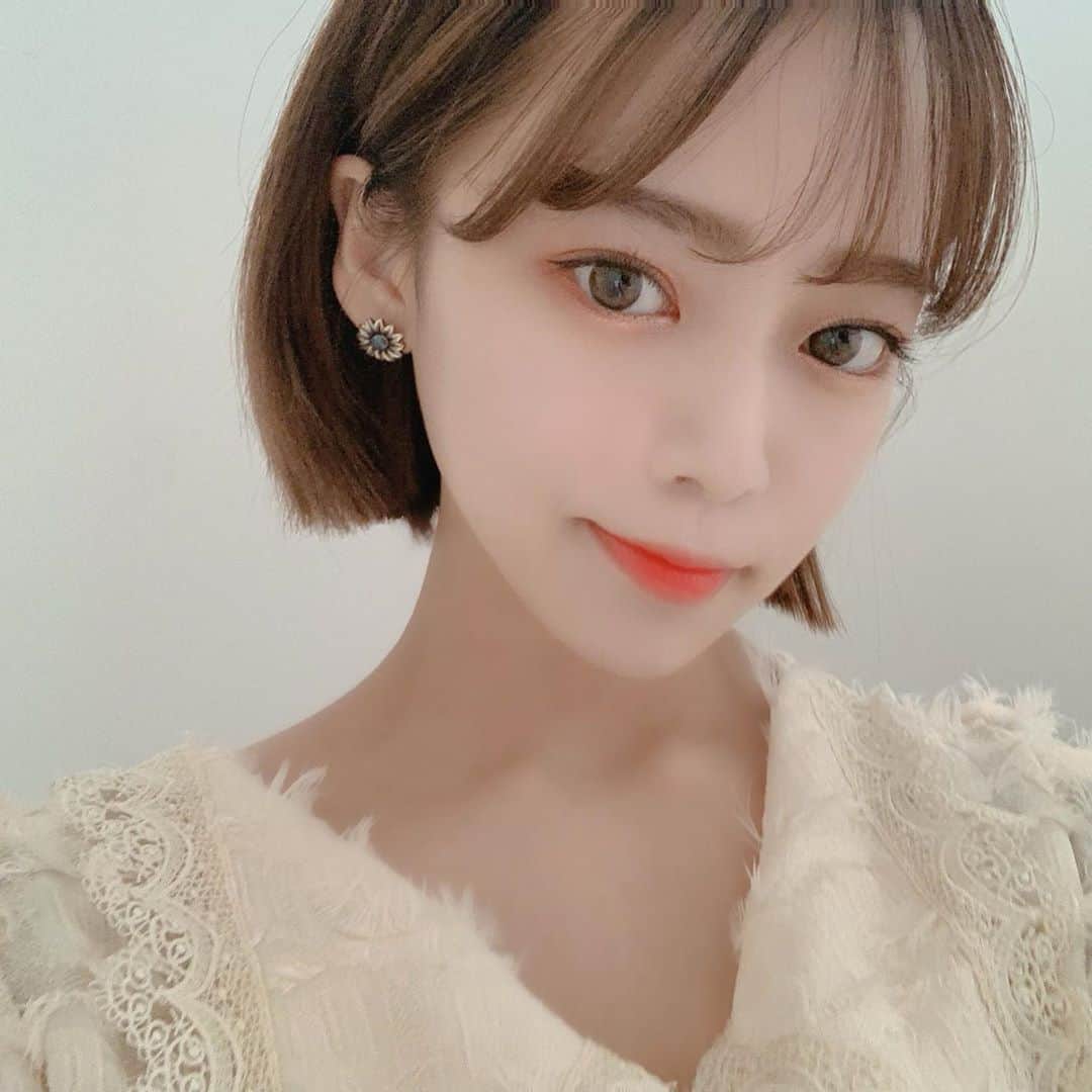 のインスタグラム：「make up💋 . #셀카 #셀피 #렌즈추천」