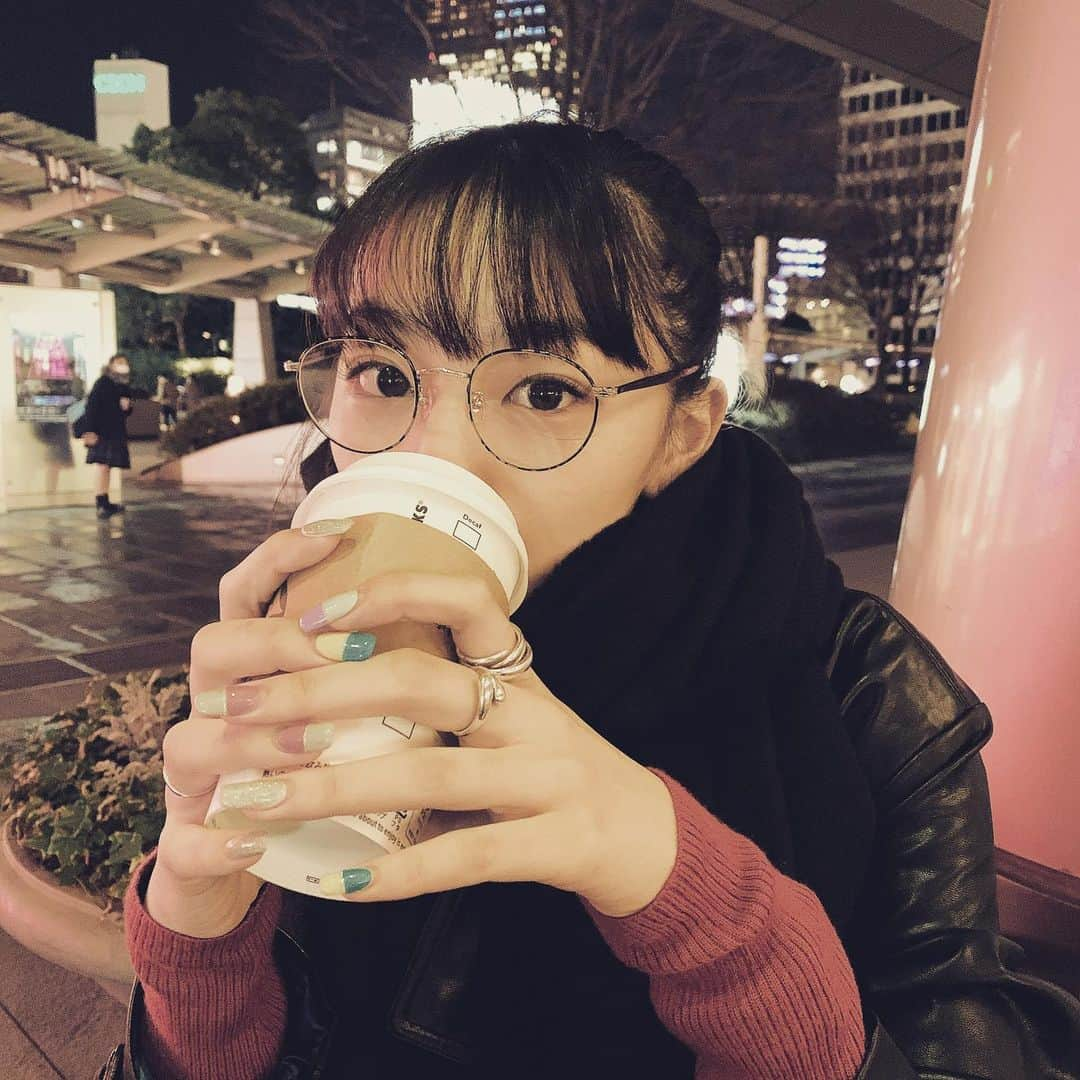 重留真波さんのインスタグラム写真 - (重留真波Instagram)「・ マネージャーさんと 次の予定までtea time❤️ 外で暖かい飲み物飲んでる時って幸せ、 #前髪は風に打たれアウト #左右の量違いすぎて困る」1月15日 18時09分 - shigetome.manami.official