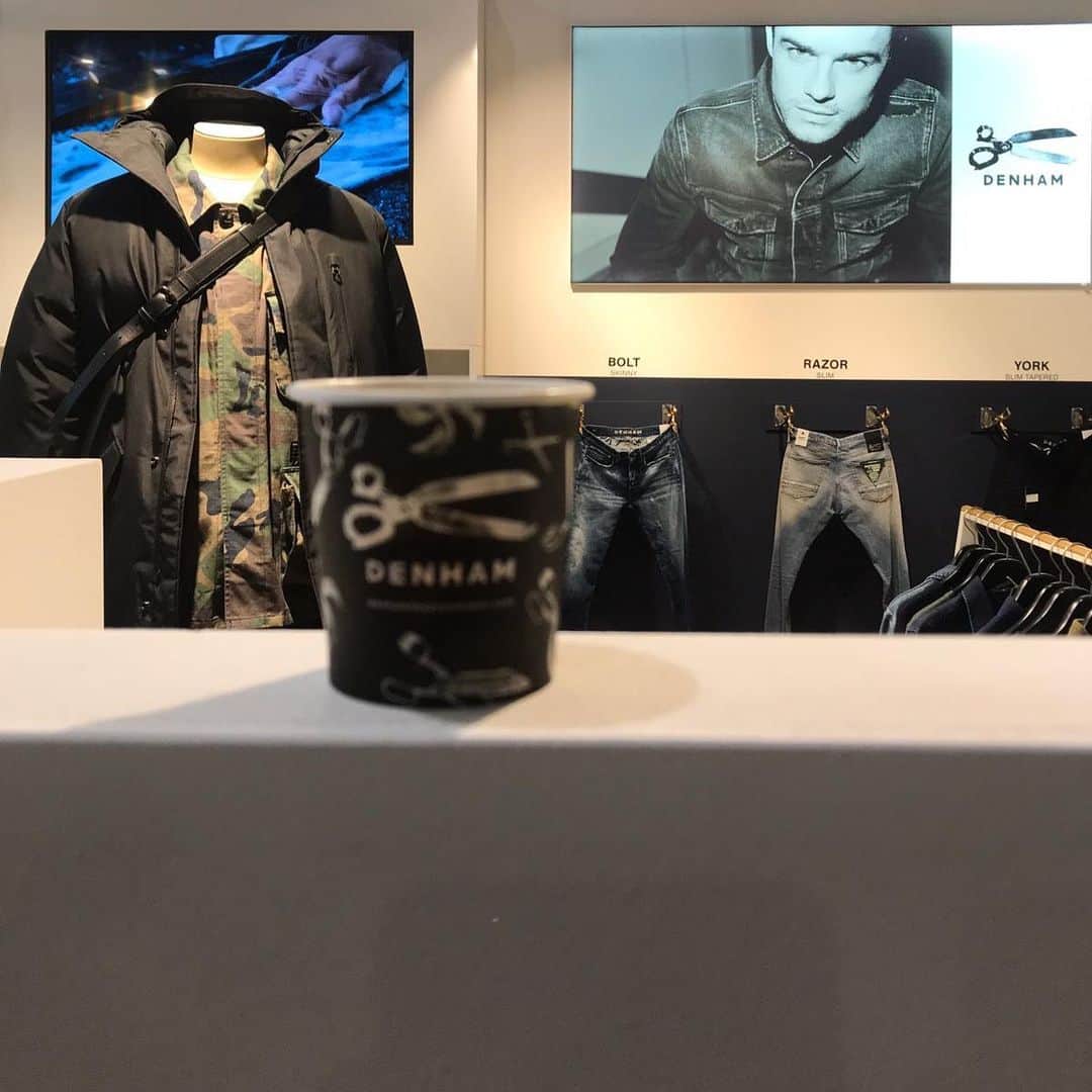 デンハムのインスタグラム