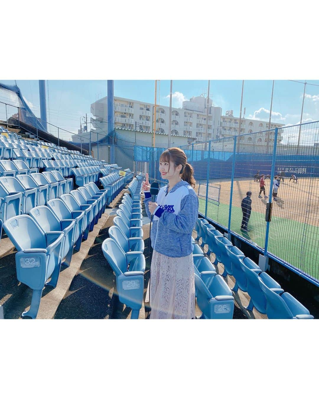 沢井里奈さんのインスタグラム写真 - (沢井里奈Instagram)「♡ . ドラ・ナビ 収録でした☺️💓💓 . 自主トレに励む選手たちの様子を 取材してきました⚾️🌸 選手同士の仲の良さも感じられて とってもいい雰囲気でした🌟 . 選手の方にお話を伺ったりしたんですが やっぱり緊張しちゃいます🥺🥺🥺 . ナゴヤ球場久しぶりに行けて 嬉しかったです😊❤️ . #dragons #dranavi #dranavicat #starcat #nagoya #baseball #rirandture #ootd #coordinate #fashion #instafashion #instagood #instagramjapan #japanesegirl #girls #中日ドラゴンズ #ドラゴンズ #中日 #ナゴヤ球場 #キャットチャンネル #スターキャット #さわー野球 #沢井里奈」1月15日 18時38分 - sawairina