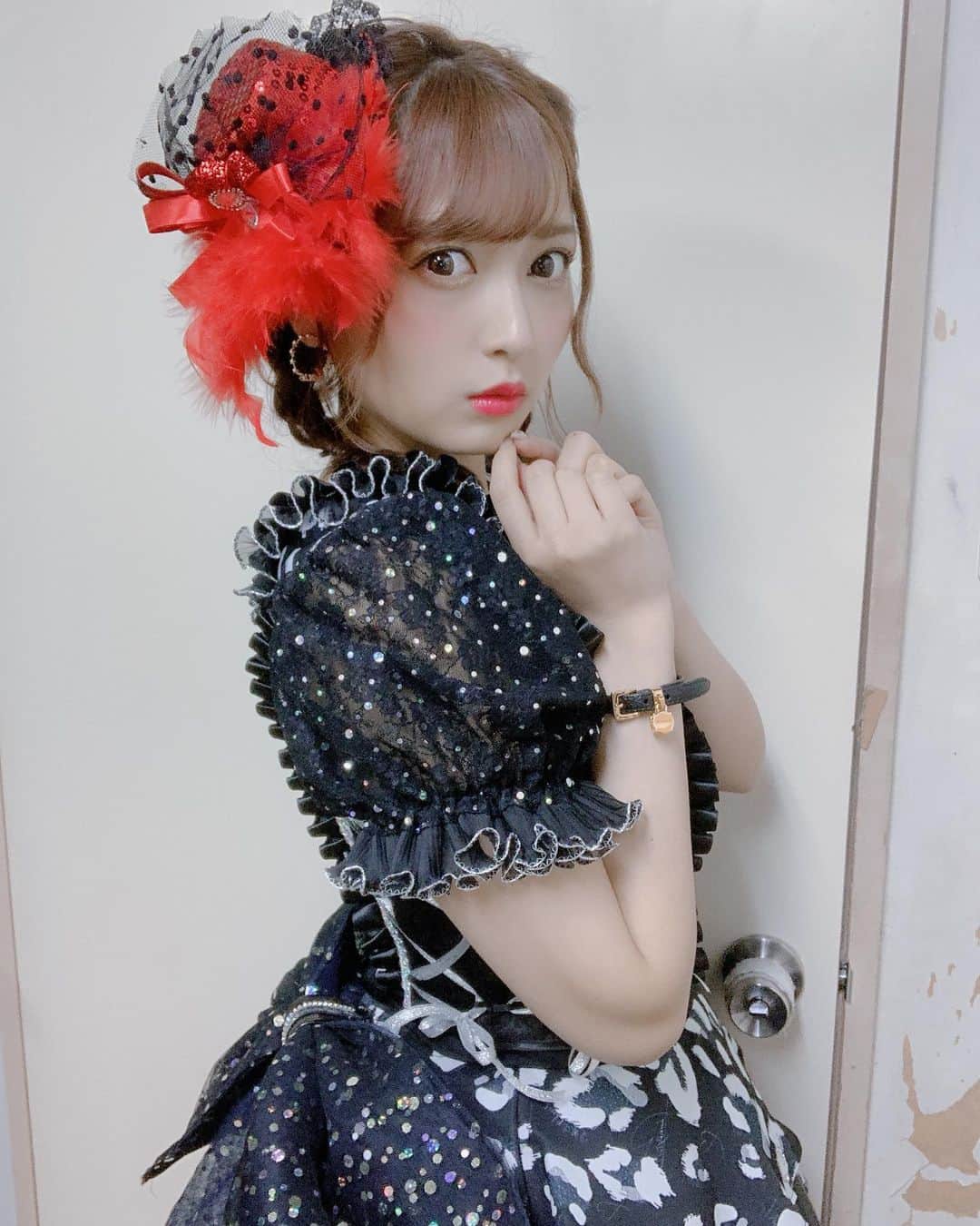 太田里織菜のインスタグラム：「. . 新衣装♡♡♡ レオパード柄なの\( *´•ω•`*)/ . 着てて幸せ〜！♡ . よしおさん、ありがとうございます♡ 大事に着ます(｡>∀<｡) . . #らぶどる #らぶどる衣装 #アイドル衣装 #衣装 #ミニハット #レオパード #レオパード柄 #キラキラ衣装」