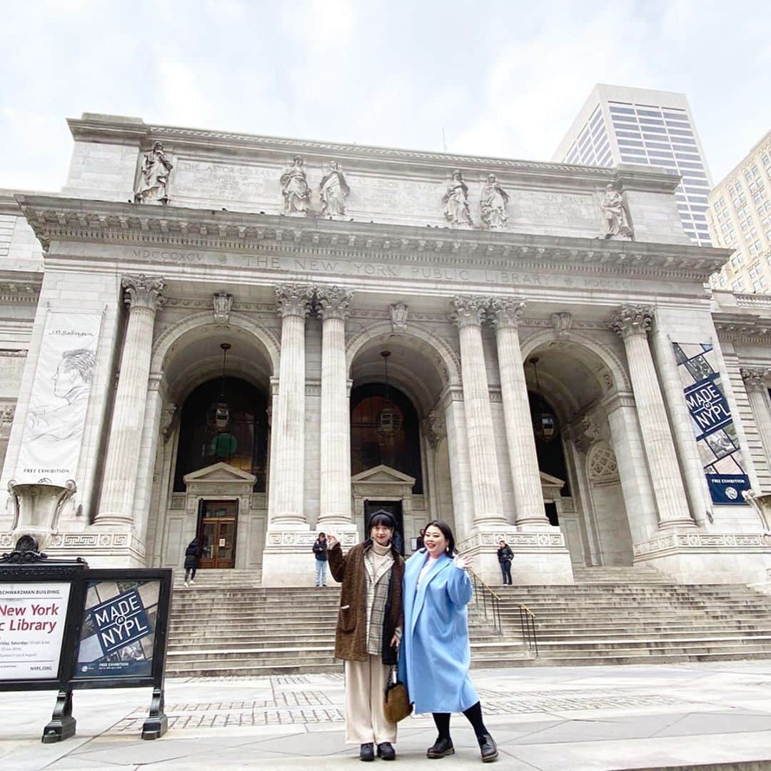 小川暖奈さんのインスタグラム写真 - (小川暖奈Instagram)「ニューヨークで、ゴーストバスターズに出てくる図書館を見れました。。！！嬉しい！👻🏛 #それと役目を終えたクリスマスツリーが街の至るところに捨てられてるのも見れました #直美さん曰くこの時期によく見る光景らしいです #次の日には綺麗に回収されてました🎄」1月15日 18時49分 - ogawah