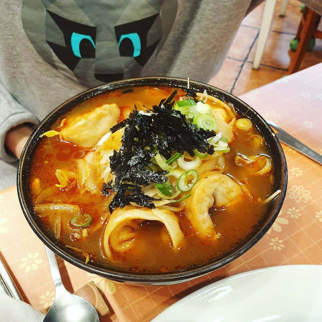 イ・シヨンさんのインスタグラム写真 - (イ・シヨンInstagram)「촬영장근처 맛있는 쌀국수집😜🍜🍽🌶」1月15日 18時57分 - leesiyoung38