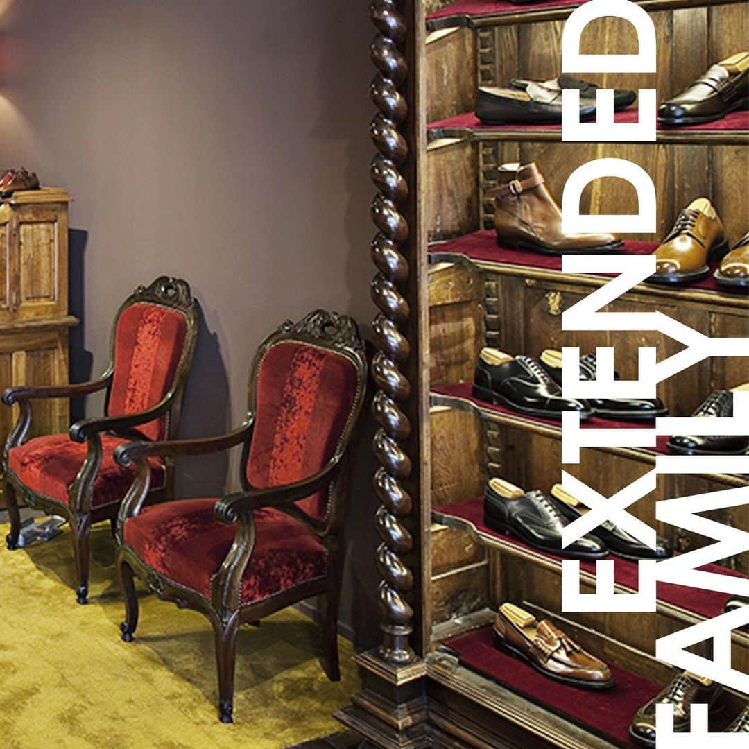 のインスタグラム：「Extended Family – Upper Shoes, France. We would like to introduce you to our extended family. This array of worldwide retailers are friends of the brand and faithful champions of our products and services. . Swipe up in our story to read the article. . #crockettandjones #madetobeworn #extendedfamily #retail」