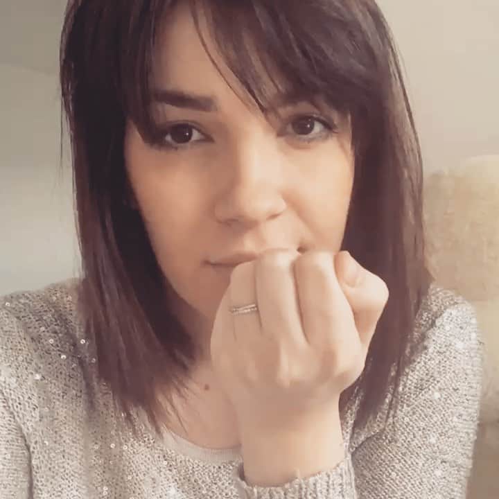 ブリュノ・マッソのインスタグラム：「C’est une fille🎀 it’s a girl!  Tellement heureux d’accueillir une petite fille dans notre famille pour le mois de Mai! Really happy to welcome our baby girl in May!」