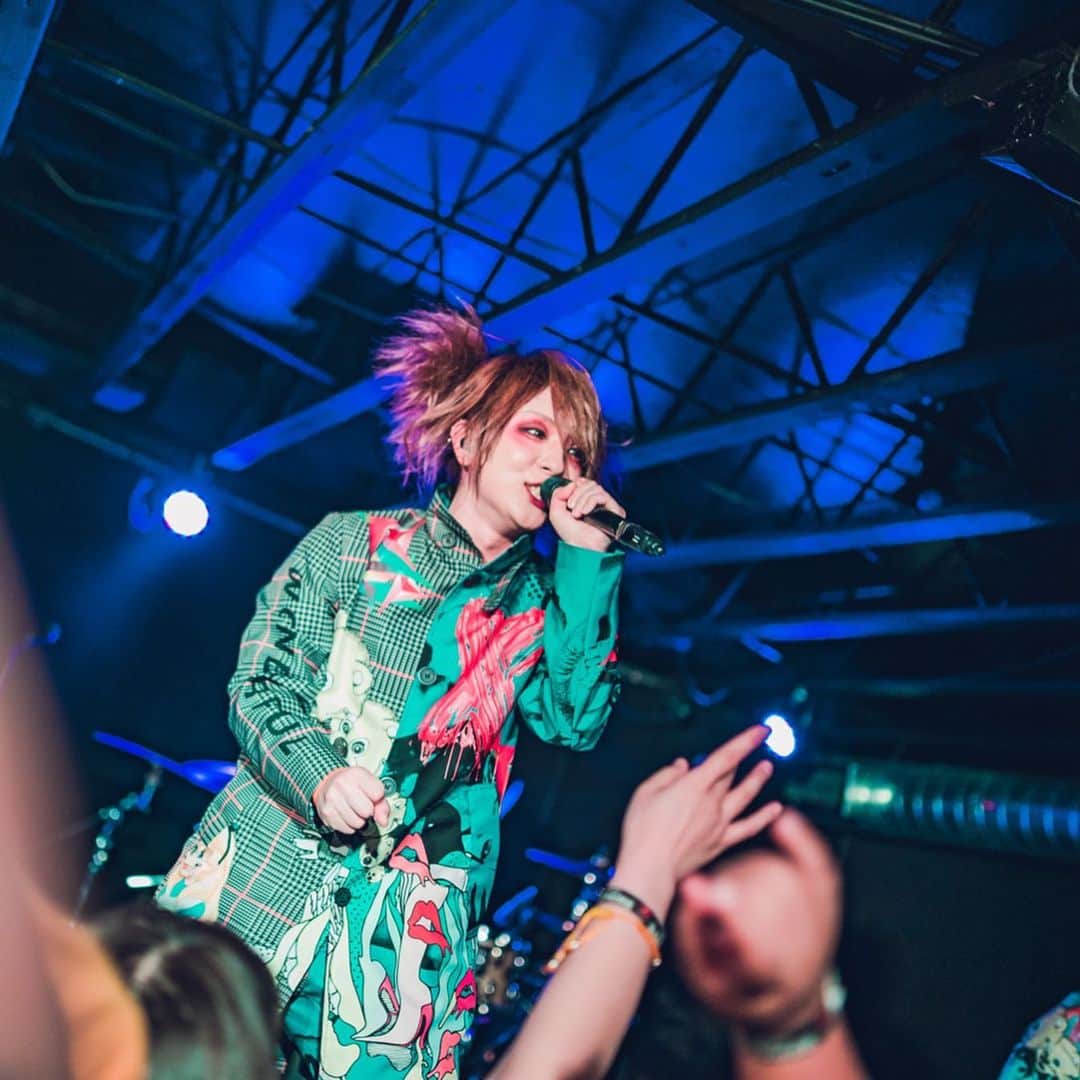のインスタグラム：「ACME Collision Tour Scottsdale 1.12.2020 PUB ROCK Photo by: @KEnagonio #UNBREAKABLEACME」