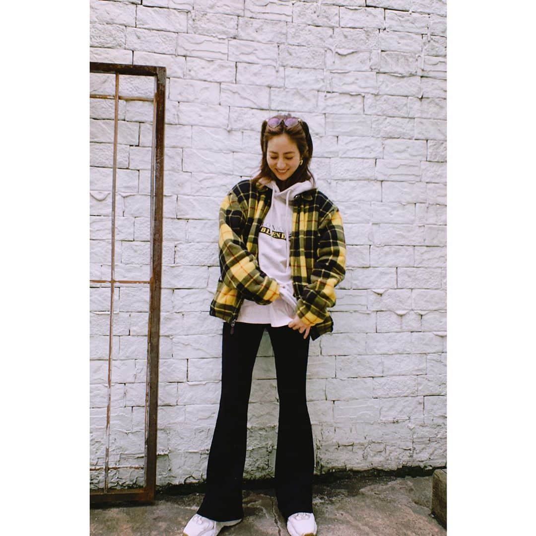 堀田茜さんのインスタグラム写真 - (堀田茜Instagram)「🍓🍓🍓 👚 @palaceskateboards ﻿ 🧥 @palaceskateboards × @ralphlauren 👖 @evris_official 👟 @acnestudios 👓 @bartonperreira @sunsglass.jp 💍 @celine  #あかねのしふく」1月15日 19時31分 - akanehotta