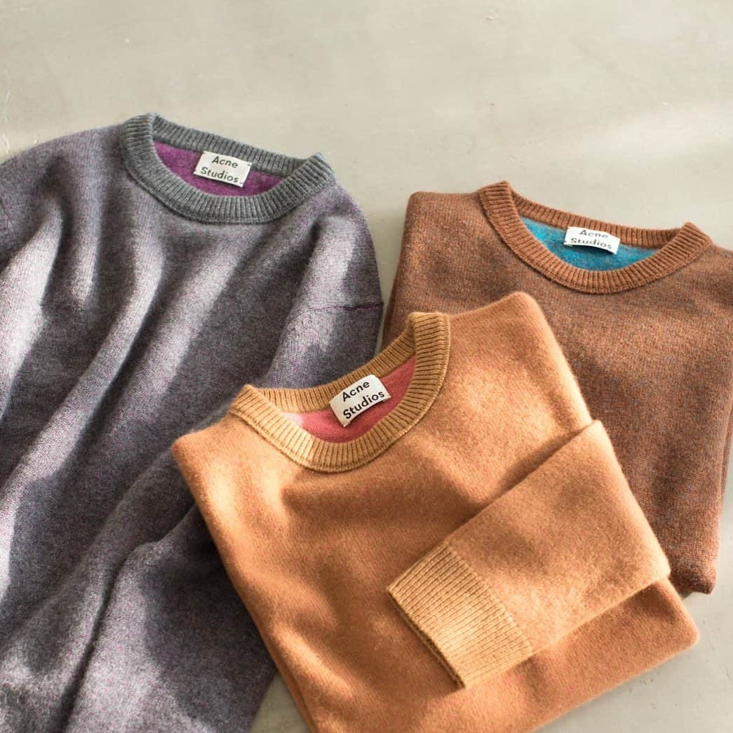 haunt Daikanyamaさんのインスタグラム写真 - (haunt DaikanyamaInstagram)「・ acne studios TWO TONE CREWNECK SWEATER . . . @acne studios @haunt_daikanyama ﻿ ﻿. . . #haunt#hauntdaikanyama﻿ #2019fw﻿ #fashion #hauntdaikanyama  #acnestudios #sweater#セーター #cashmere#カシミア #ハウント#ハウント代官山 ﻿#ファッション #アクネストゥディオス」1月15日 20時13分 - haunt_daikanyama