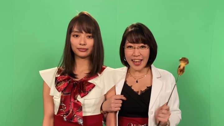 のインスタグラム：「. 第2話ではセックスカウンセラー・ ベロニカ(#中尊寺まい)が登場🍄  さらに桃ちゃん(#内田理央)も セックスカウンセラーに😘❤️ お見逃しなく💋 . #Pavari で毎話独占先行配信中✨ #来世ではちゃんとします #来世ちゃん #ギルガッメッシュ #ベッド・イン #ちゃんまい」