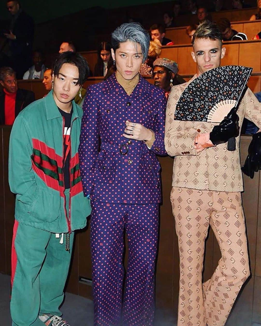 雅-MIYAVI-さんのインスタグラム写真 - (雅-MIYAVI-Instagram)「Thank you @Gucci for the invite and such an amazing hospitality. Absolutely stunning show. “Culture with purpose” Big respect!!!!🕺🕺 #GucciFW20 在意大利米兰。感谢热情款待，令人惊艳的时装秀！！！！ グッチ FW 2020 お招きありがとうございました！最高のおもてなしと素晴らしいショーでした。マルコやアレッサンドロの目指す「目的、意思を持った文化づくり」。大いに共感します。クリエイターとしても尊敬しているジャレッドやマークにも会えて良かった！😃そしてゼンくん、改めましてよろしくです！！！！🙌🏻🙌🏻💯」1月15日 20時57分 - miyavi_ishihara