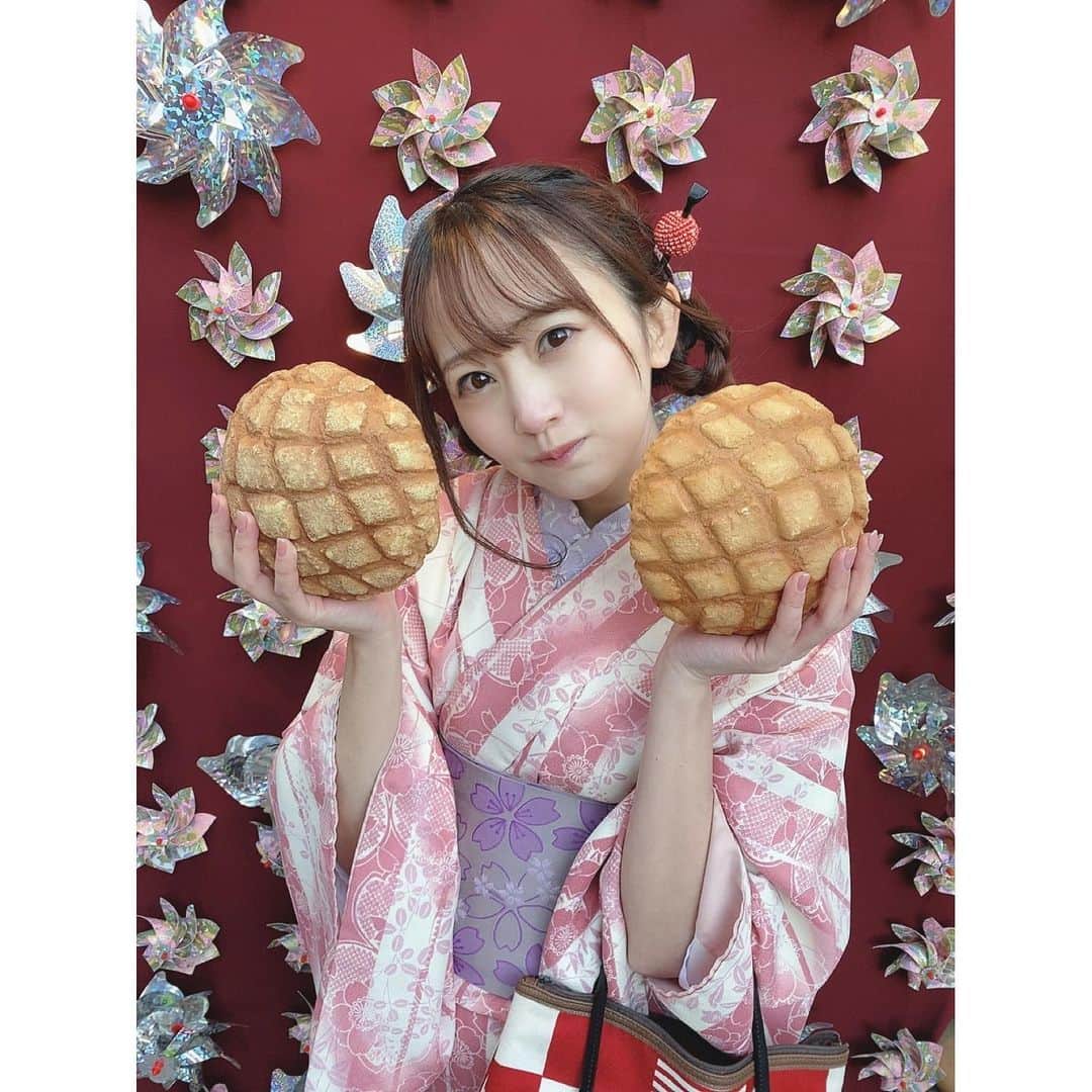 浜田翔子さんのインスタグラム写真 - (浜田翔子Instagram)「👘ASAKUSA  #レンタル着物 初めてプライベートでレンタル💗 （YouTubeだけど😍）幸せな気持ちになったし又きたいなぁ😍  メロンパン は偽物です。💚←こういうの書くのてめんどくさ🤣」1月15日 21時10分 - shoko_hamada