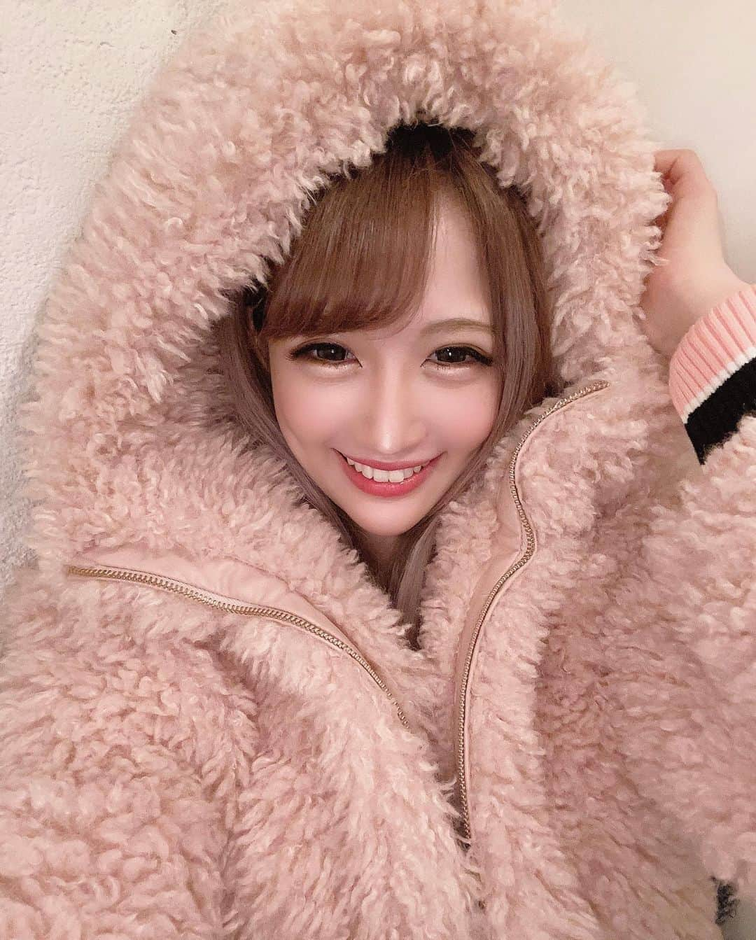 伊藤桃々さんのインスタグラム写真 - (伊藤桃々Instagram)「ロコモコの次はモコモコ🐑🐰」1月15日 21時03分 - __peachstagram__